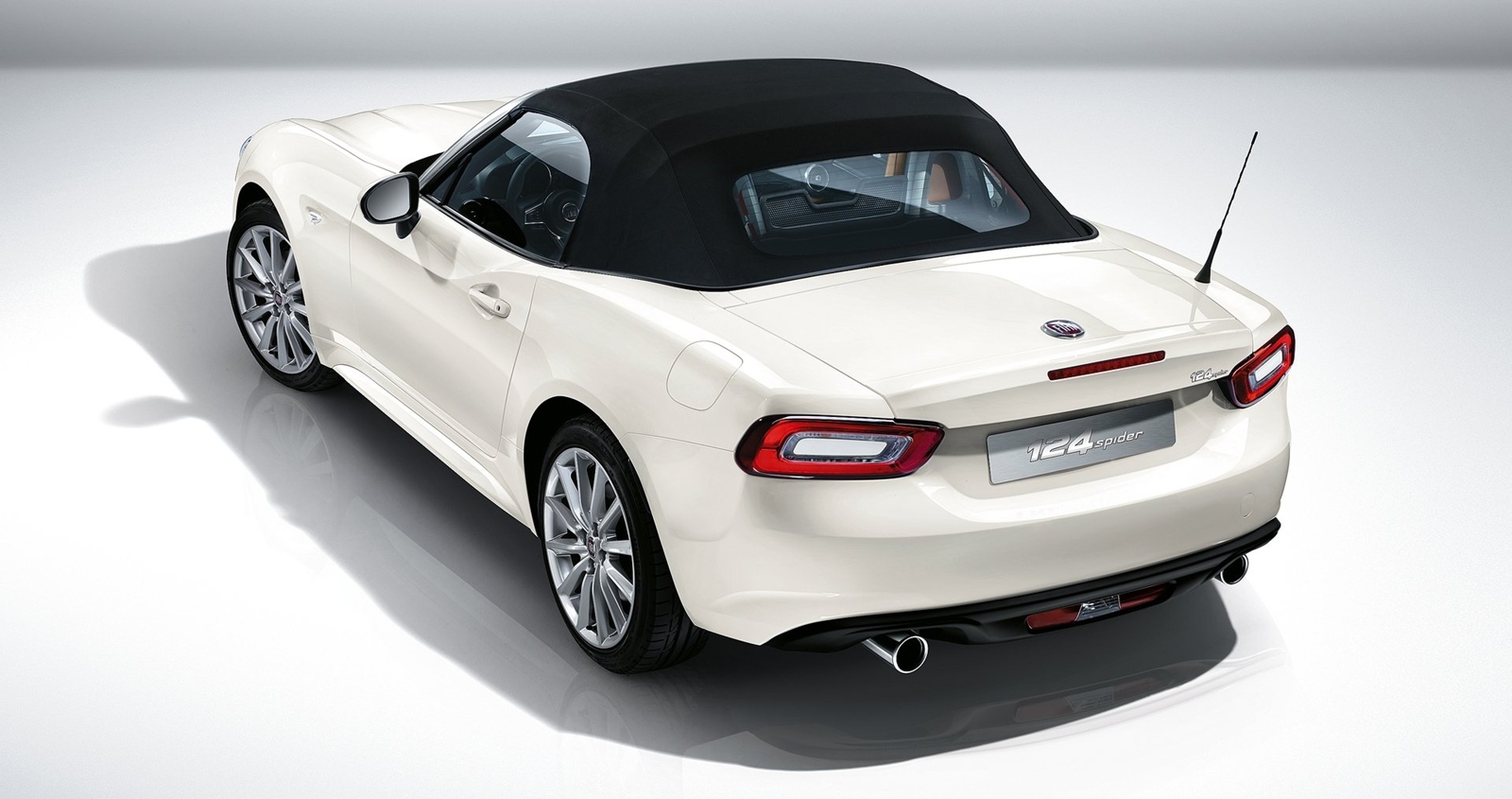 Yeni Fiat 124 Spider, ikonik tasarımı ve 1.4 MultiAir motoruyla Türkiye’de roadster tutkunlarının beğenisine sunuluyor.