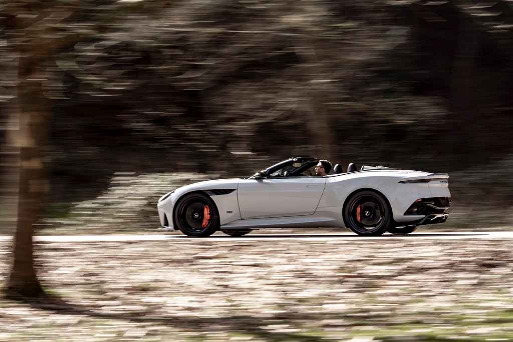 Aston Martin DBS Superleggera Volante