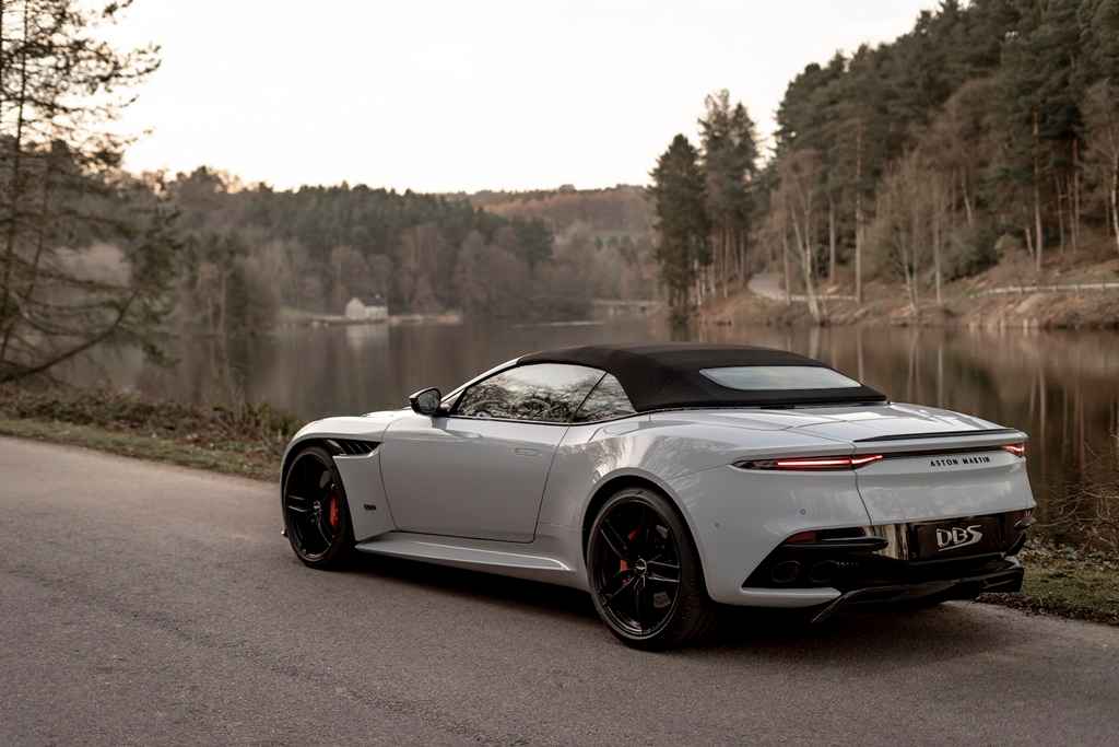 Aston Martin DBS Superleggera Volante