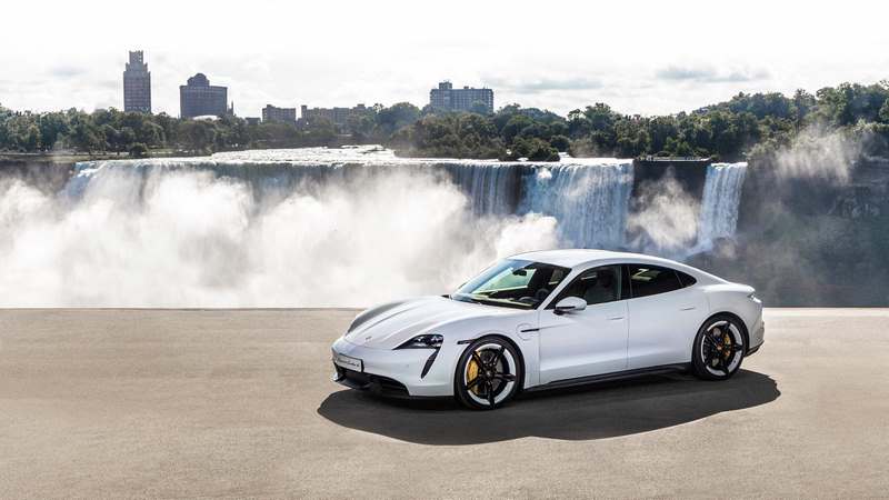 Porsche Taycan 2019 (10)