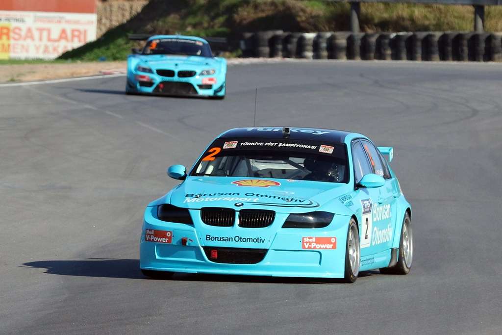 Yağız Gedik BMW yarış otomobili