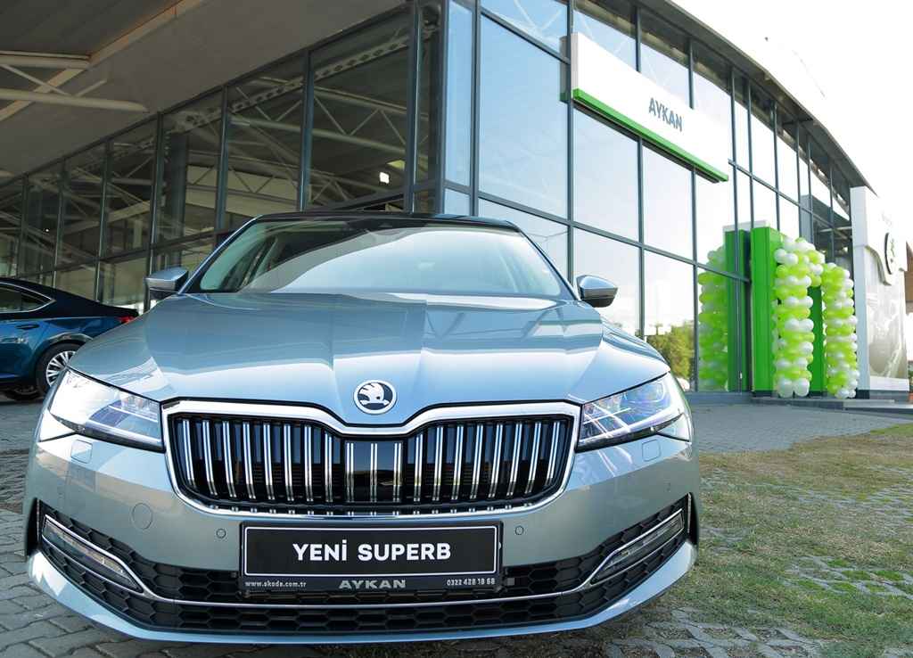 Yenilenen ŠKODA Superb ön tasarım
