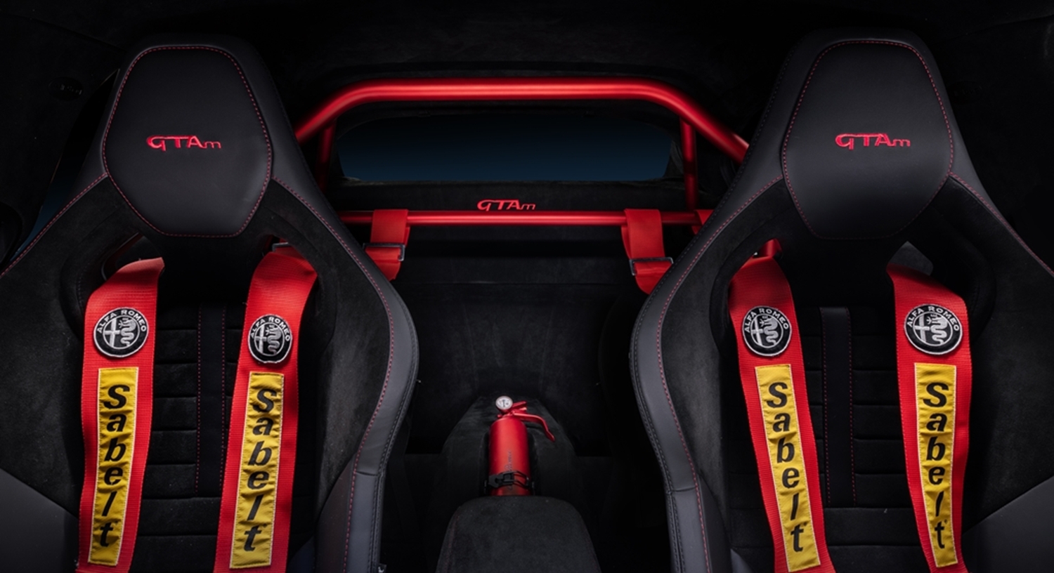 Alfa Romeo Giulia GTA 2020 modeli koltuk detay – 540 HP V6 motorlu yeni nesil efsane