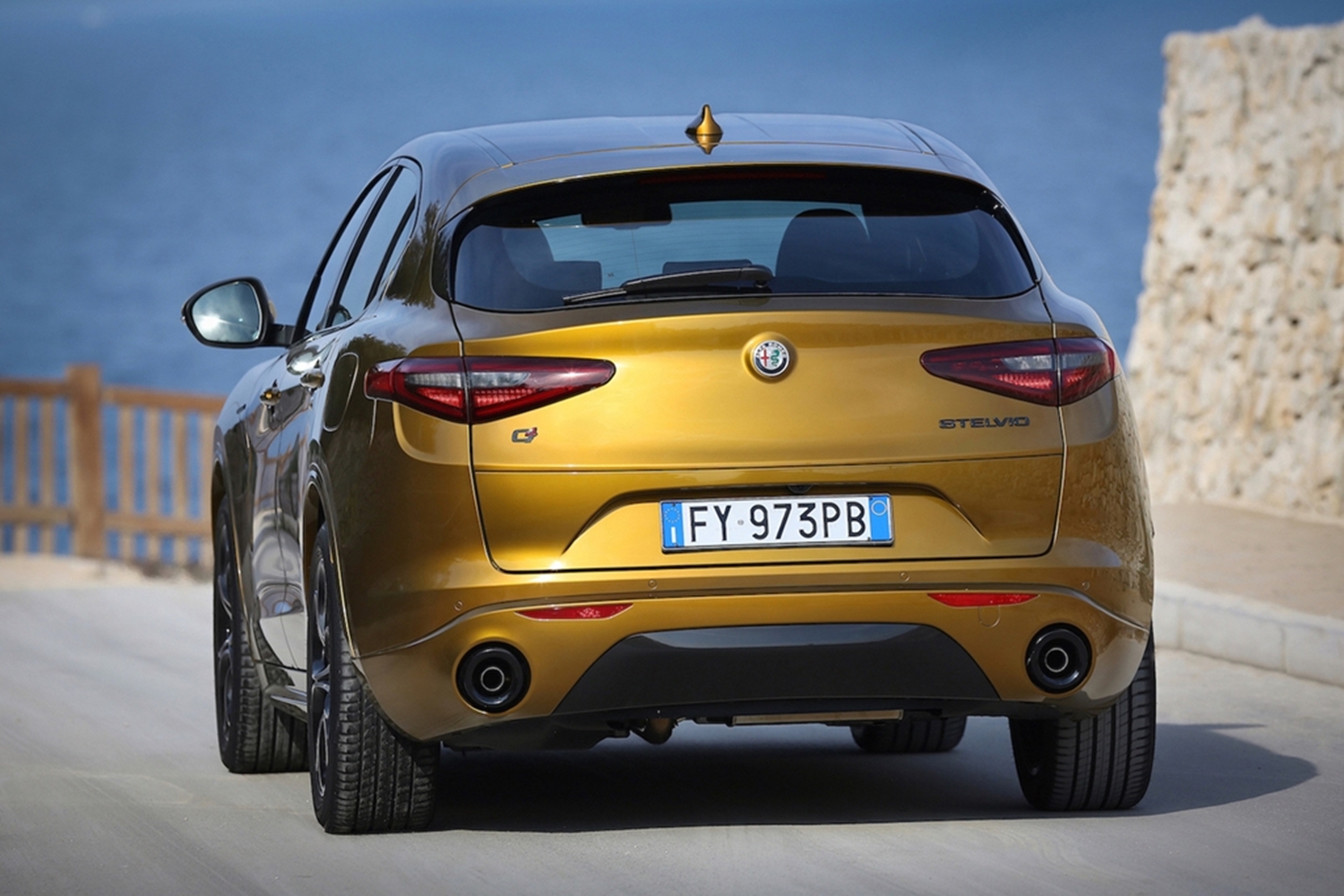 Alfa Romeo Stelvio 2020 model dış görünüm