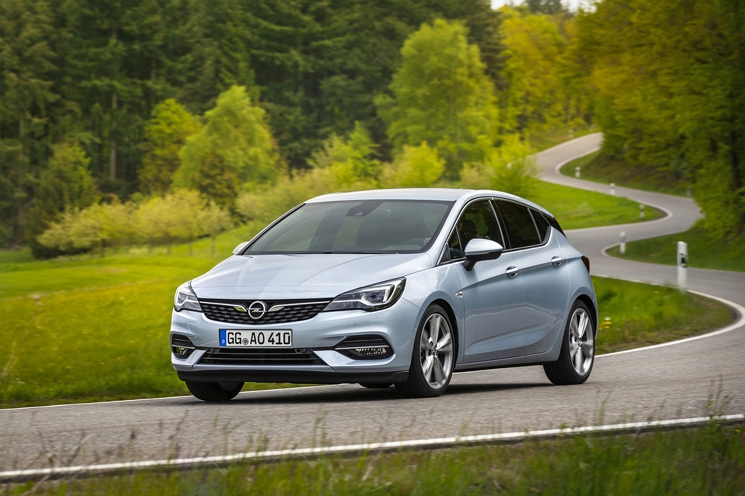 Yeni Opel Astra HB önden görünüm