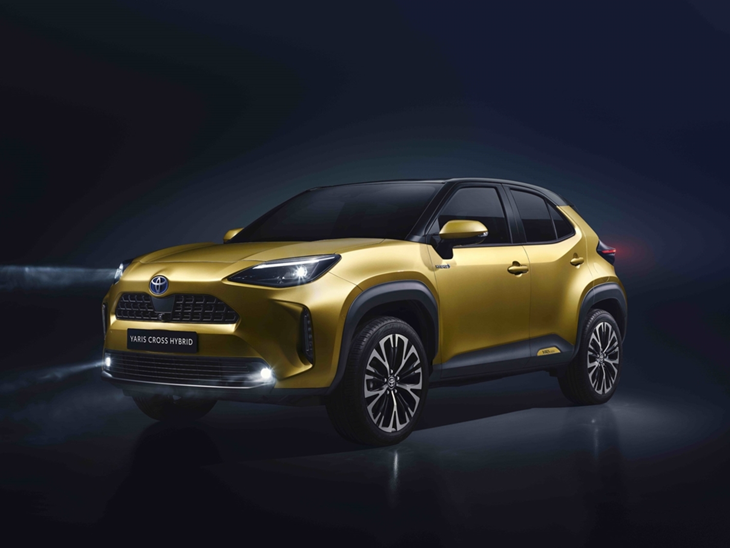 Yaris Cross Brass Gold lansman rengi