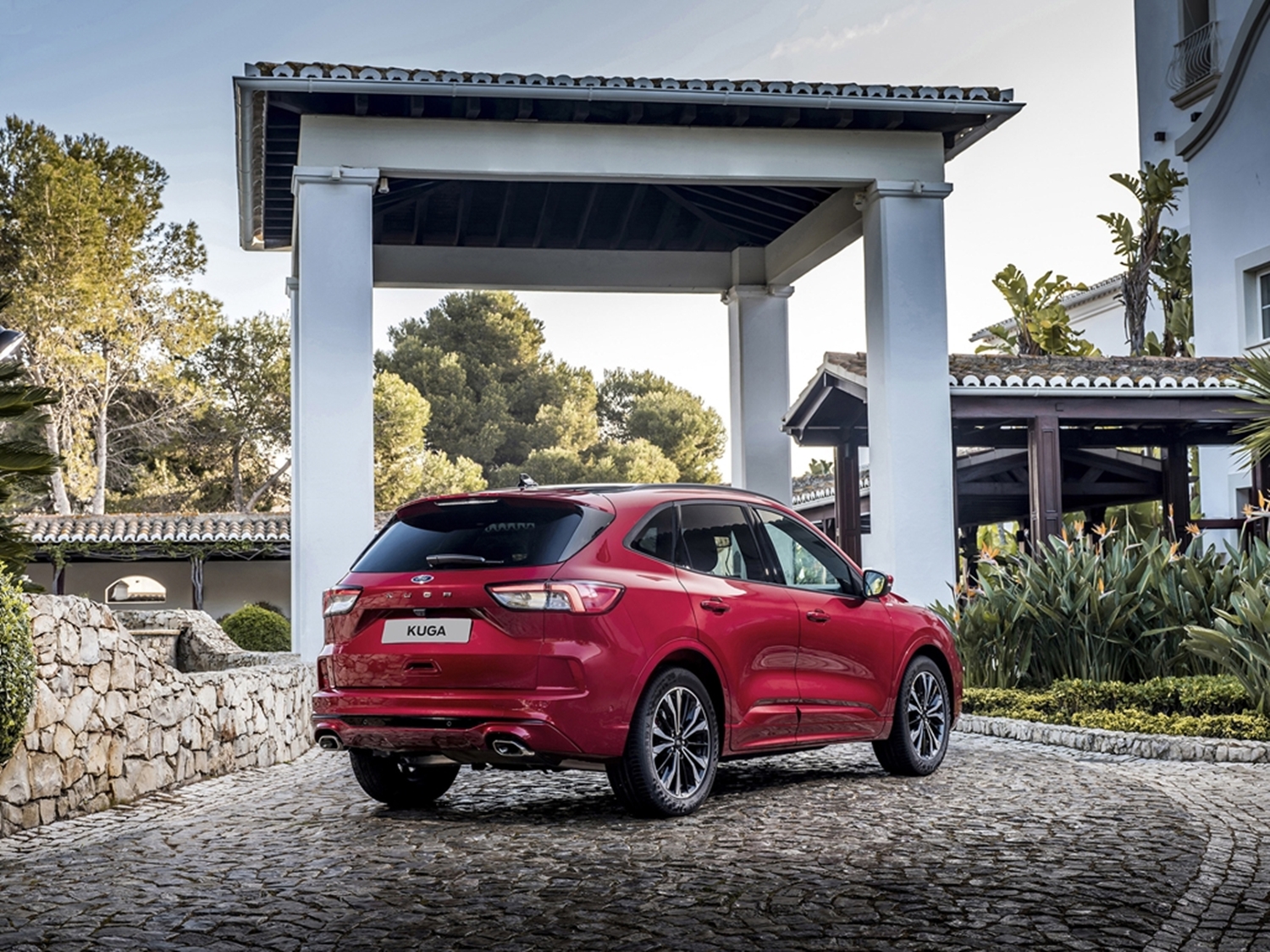 Yeni Ford Kuga – Türkiye satışında şık tasarım ve güçlü motor seçenekleri