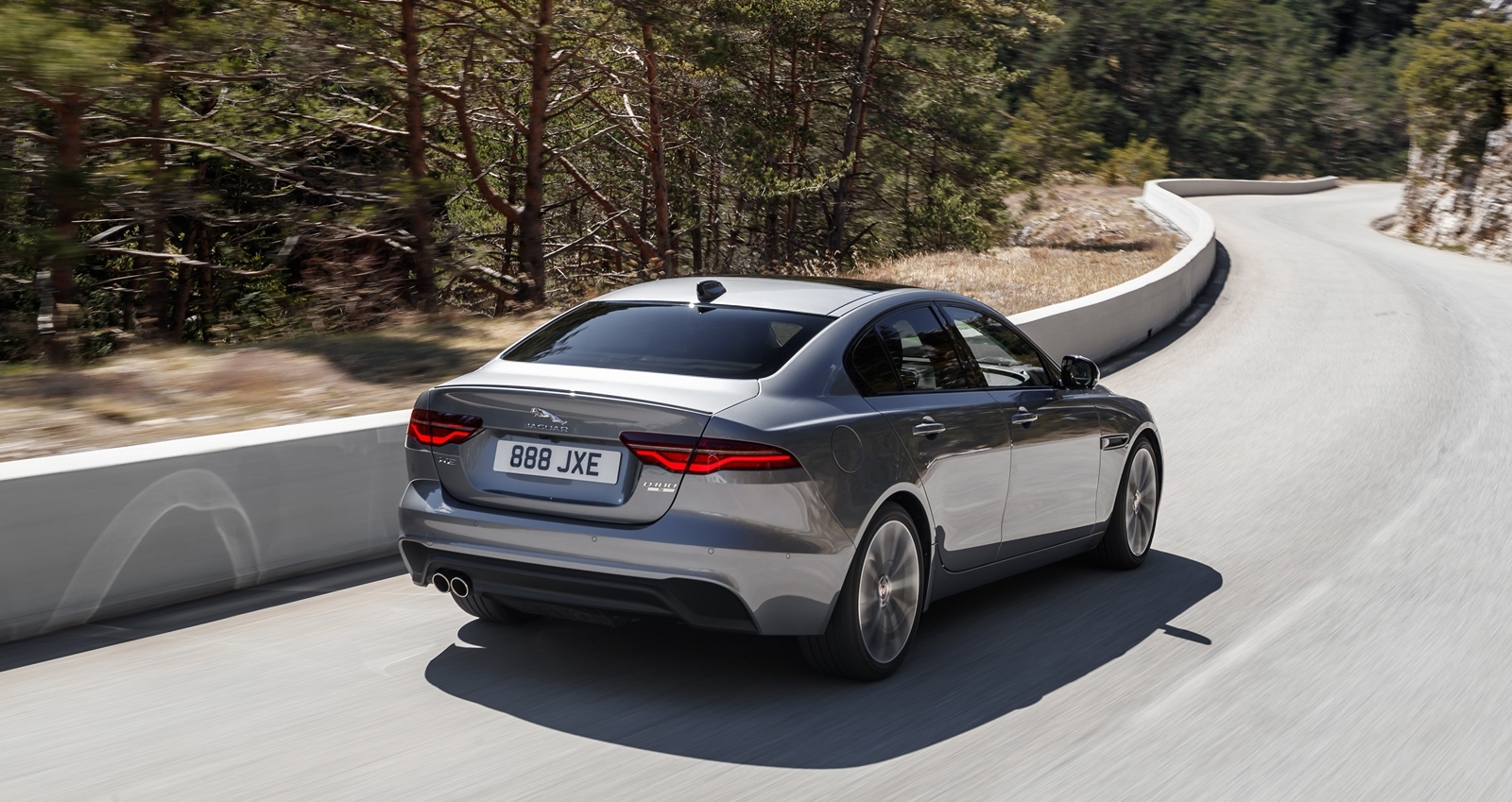 Yeni Jaguar XE Türkiye lansman görseli