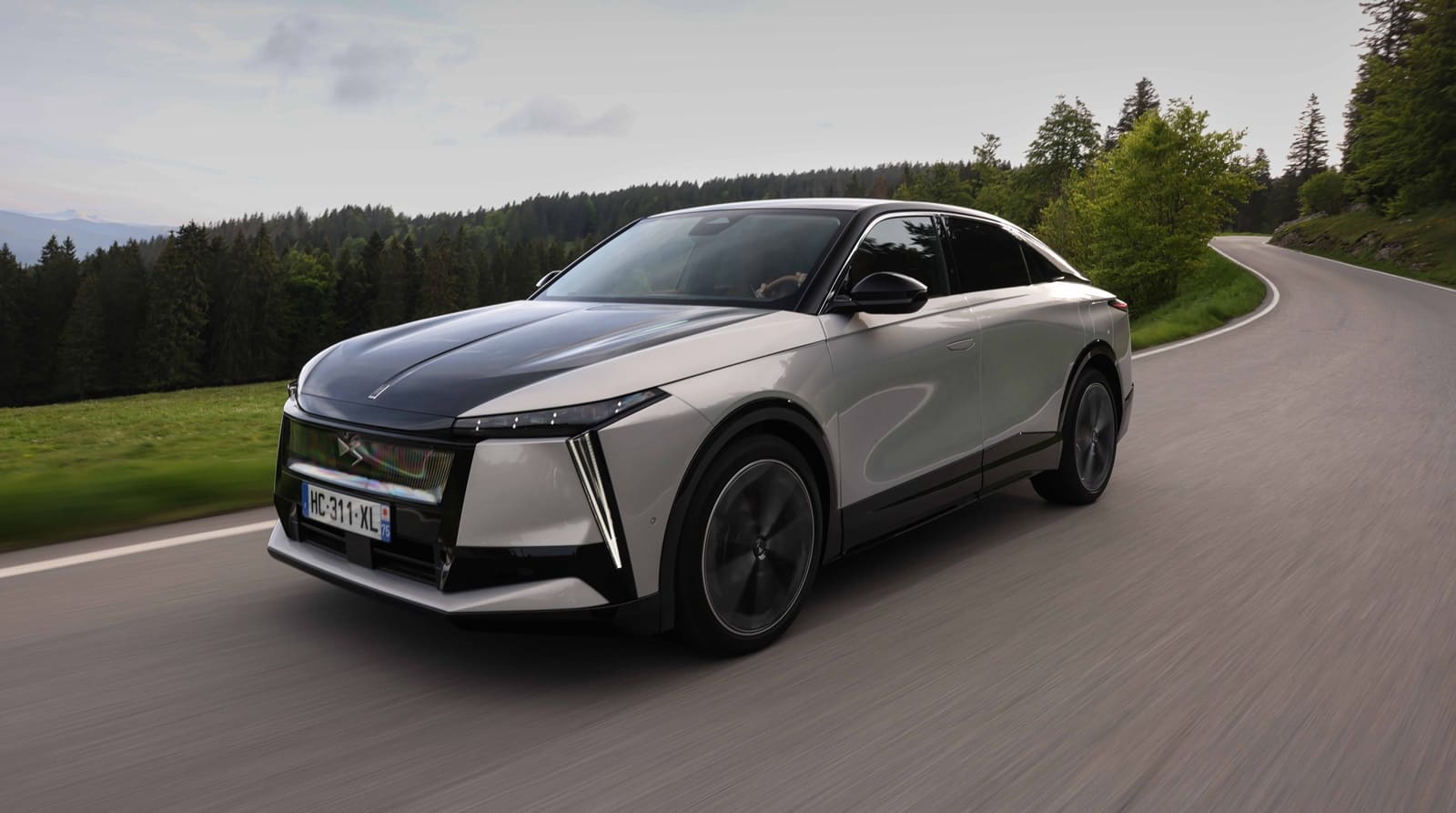 DS Automobiles 70. yıl kutlamalarındaki sergi alanı.