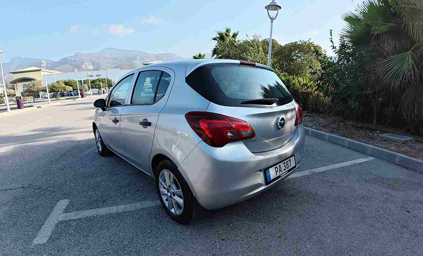 2016 Opel Corsa arkadan görünüm