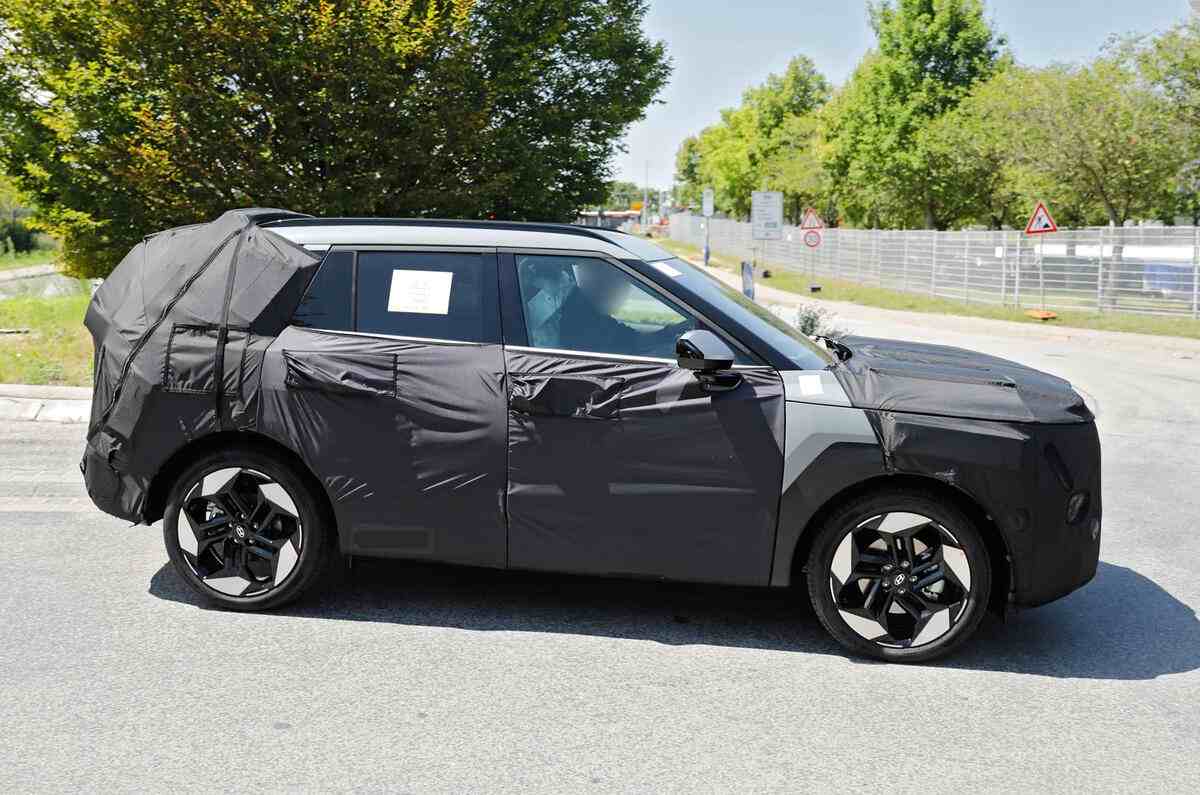 2026 Tucson test sürüşünde kamuflajlı prototip