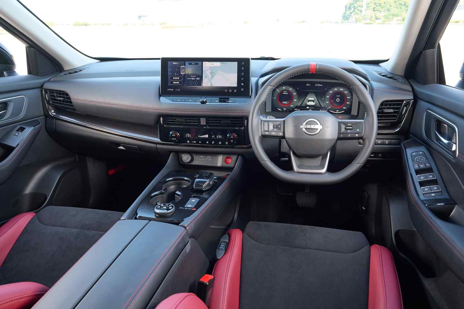 Michelin Pilot Sport EV lastikli 20 inç Enkei jantlı Nissan X-Trail Nismo iç