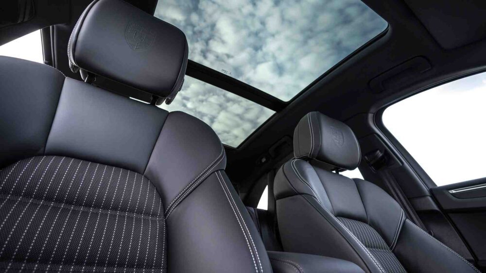2026 Porsche Macan EV cam tavan