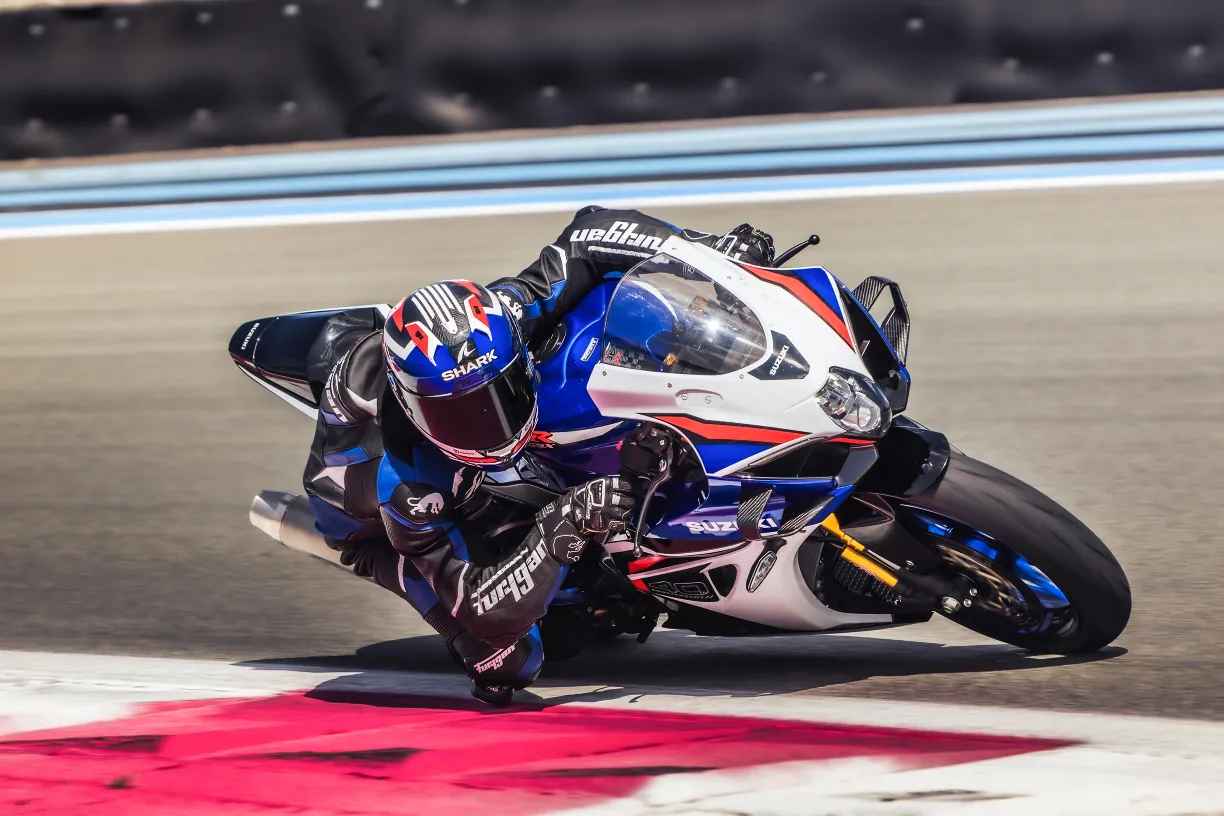 2026 Suzuki GSX-R1000 profil görünümü