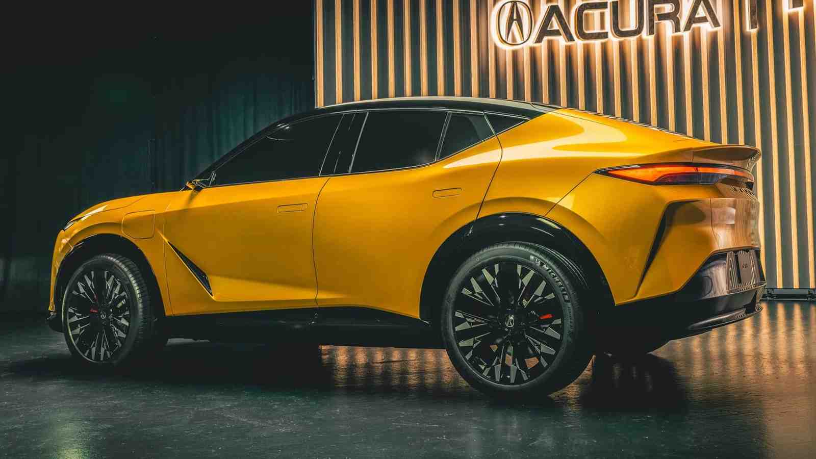 Acura RSX’in coupe-SUV silueti ve ducktail spoiler detayı