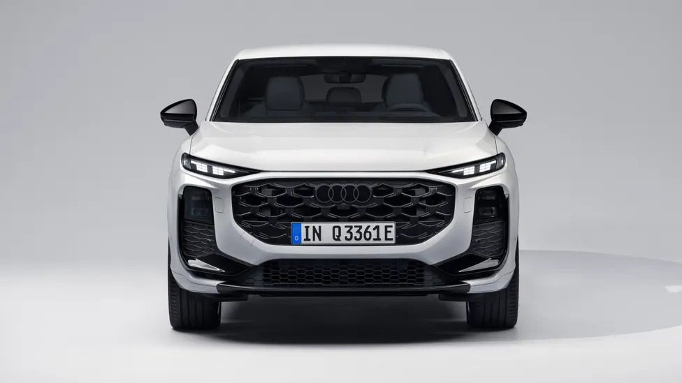 Yeni Audi Q3 Sportback sportif ön tasarım