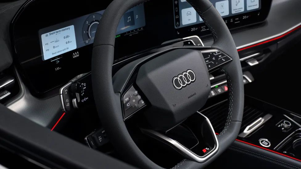Audi Q3 Sportback iç mekân dijital ekran