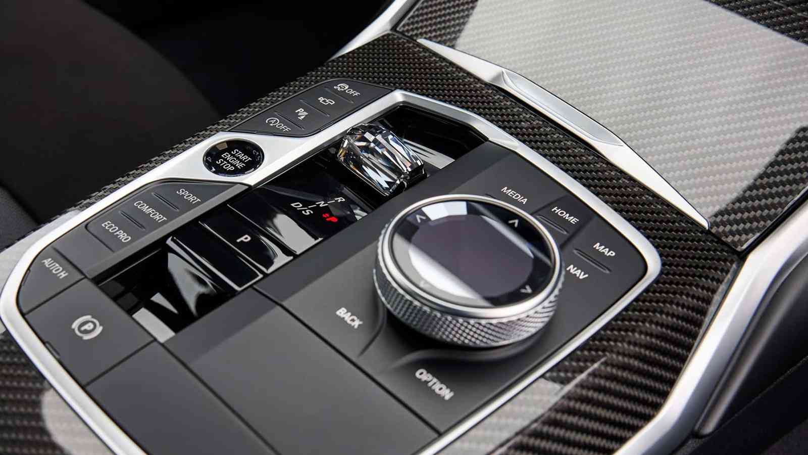 BMW iDrive kumandası ve fiziksel kısayol tuşları