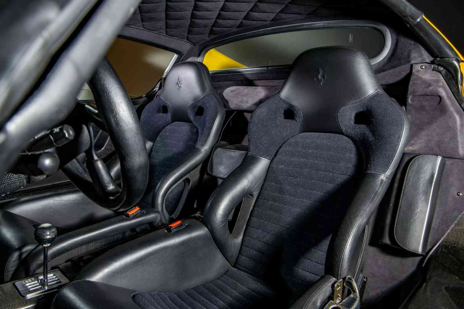Ferrari F50 Giallo Modena koltuklar