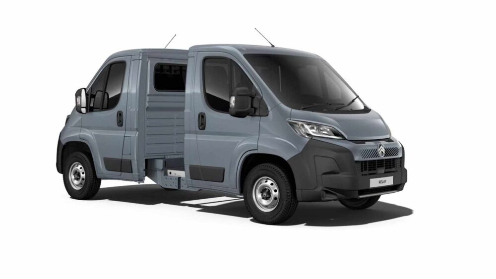 Motorhome dönüşümüne hazır Fiat Ducato Back2Back şasi