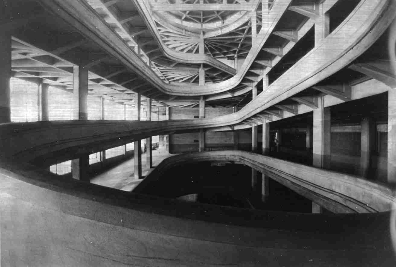 Lingotto fabrika binası ve üzerinde yer alan test pisti