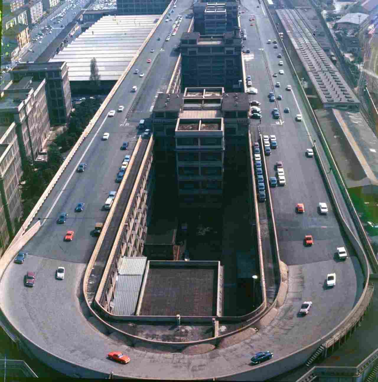 Fiat Lingotto çatı pistinde 1920’lerde test edilen araçlar