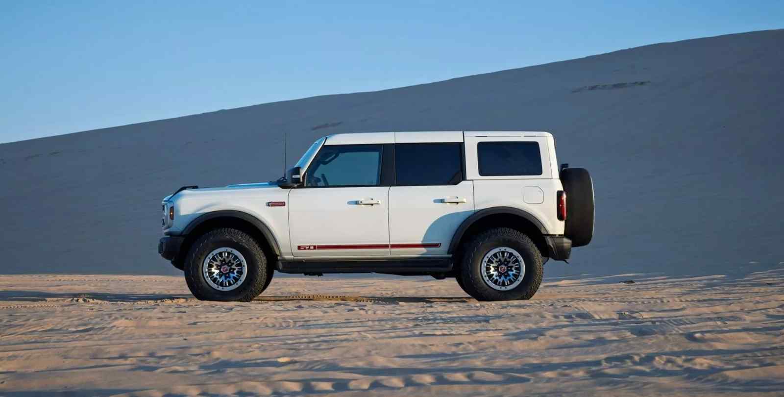 2026 Ford Bronco 60th Anniversary Edition yan görünüm