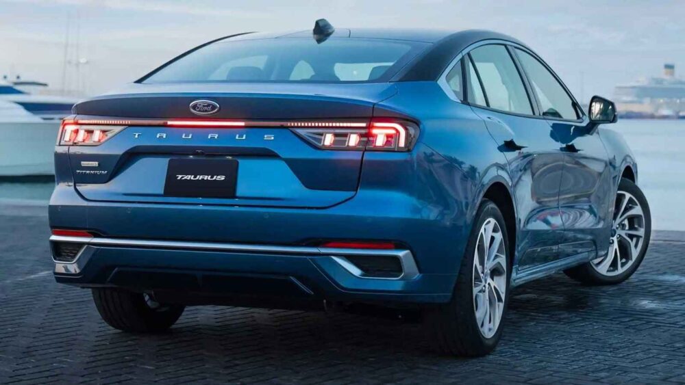 Ford binek otomobil modellerine geri dönüyor – yeni Ford sedan ve hatchback planları