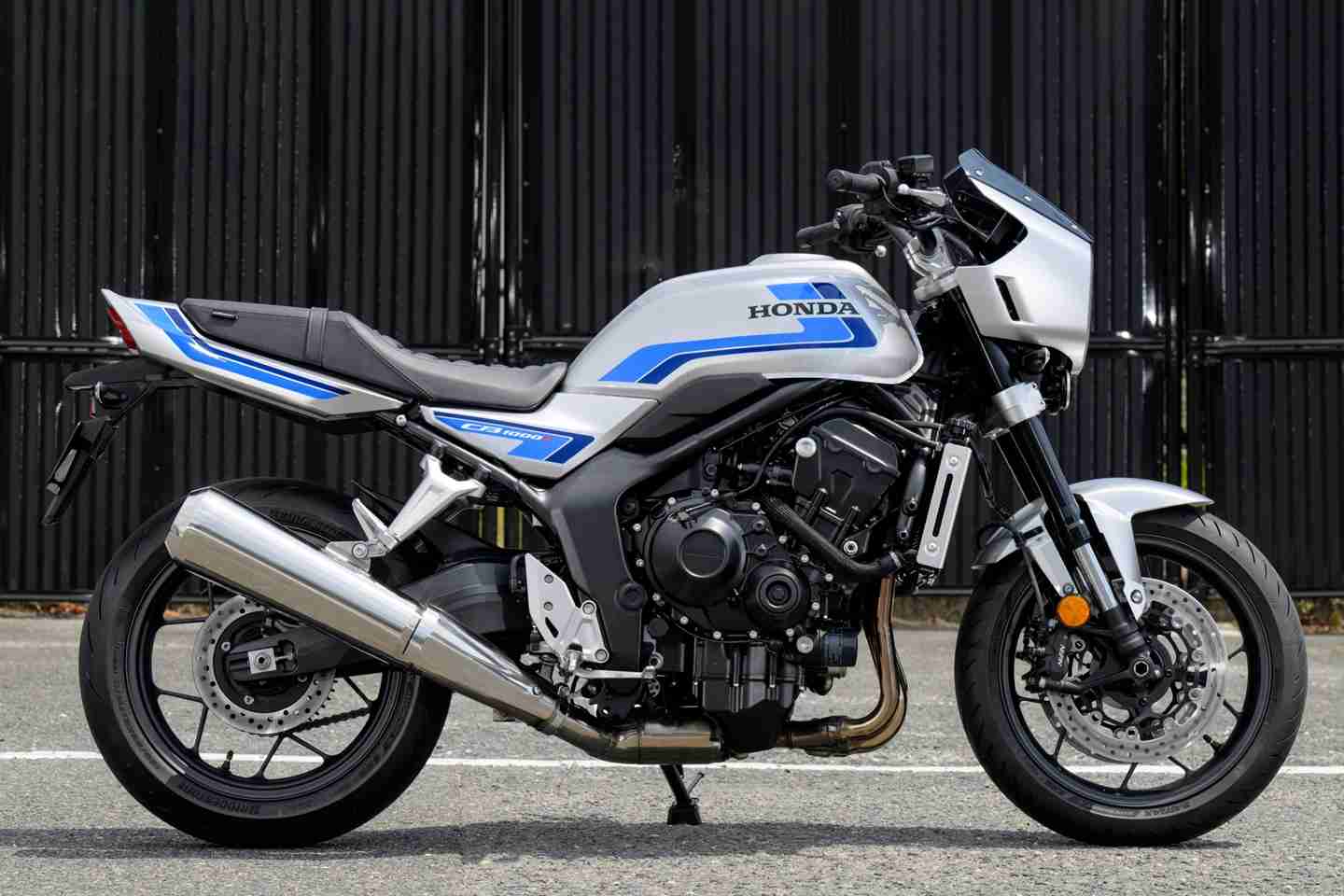 Honda CB1000F SE retro motosiklet