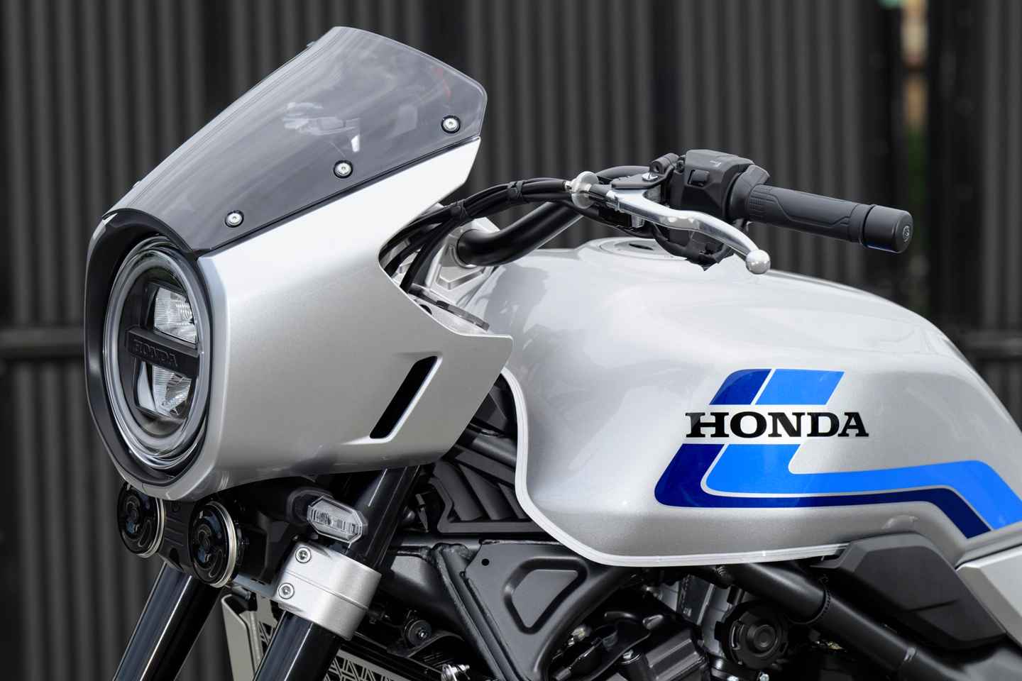 Honda CB1000F Fireblade motorlu naked bike