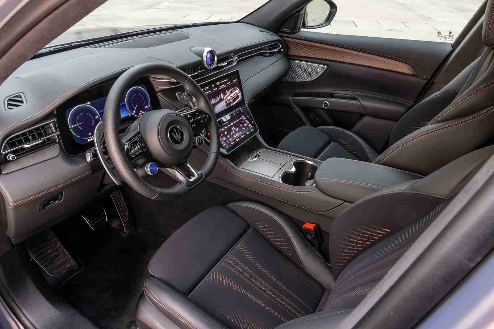 Maserati Grecale Folgore iç mekan tasarımı