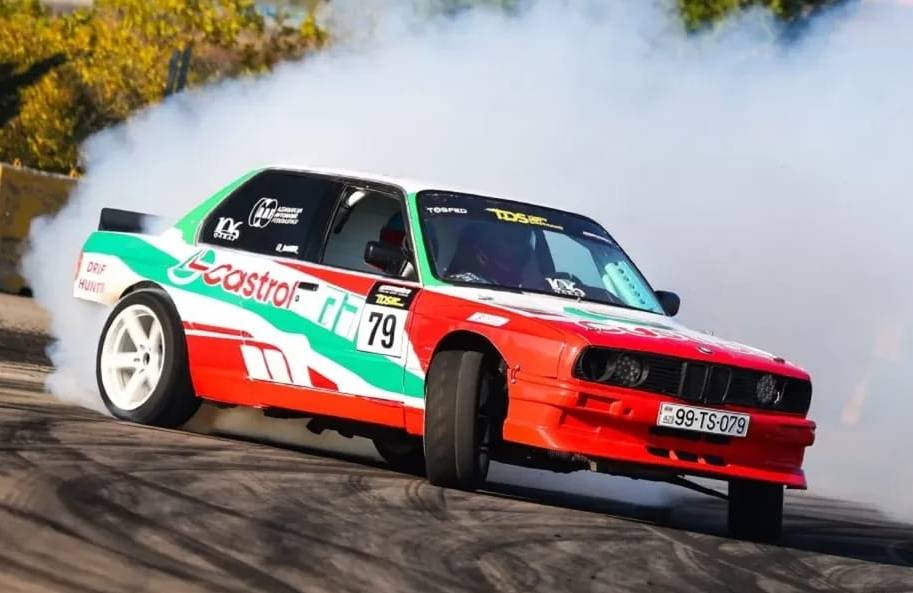 Farid Guliyev BMW E30 ile İstanbul Park drift yarışı ikincisi