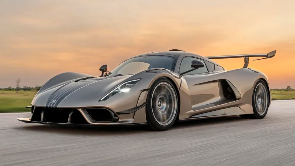 Hennessey Venom F5 LF ön görünüm