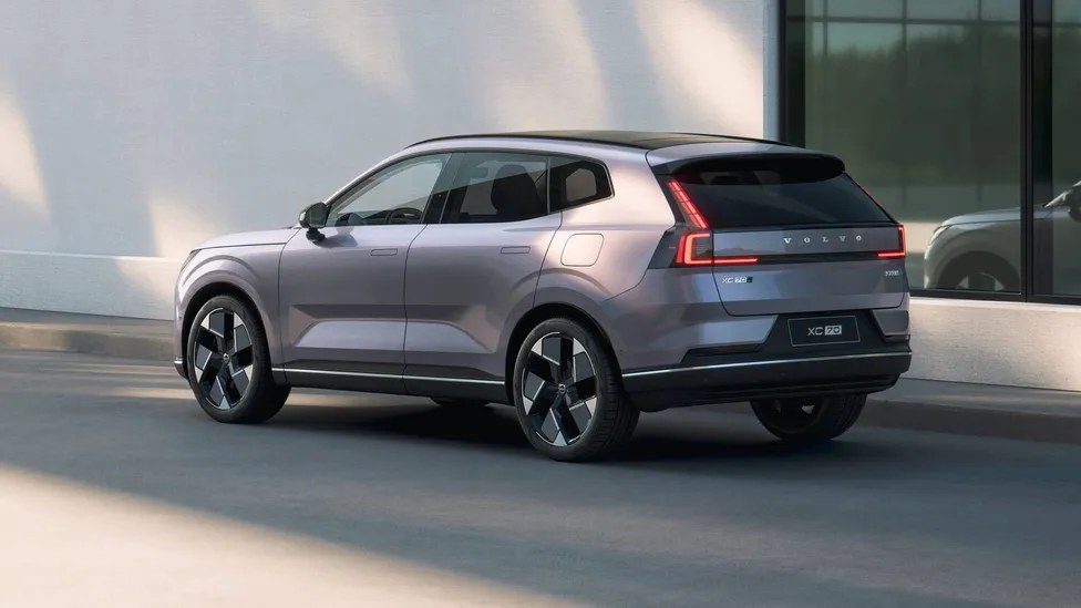 2026 Volvo XC70 PHEV arka tasarım