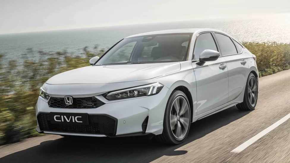 2025 Honda Civic makyajlı ön