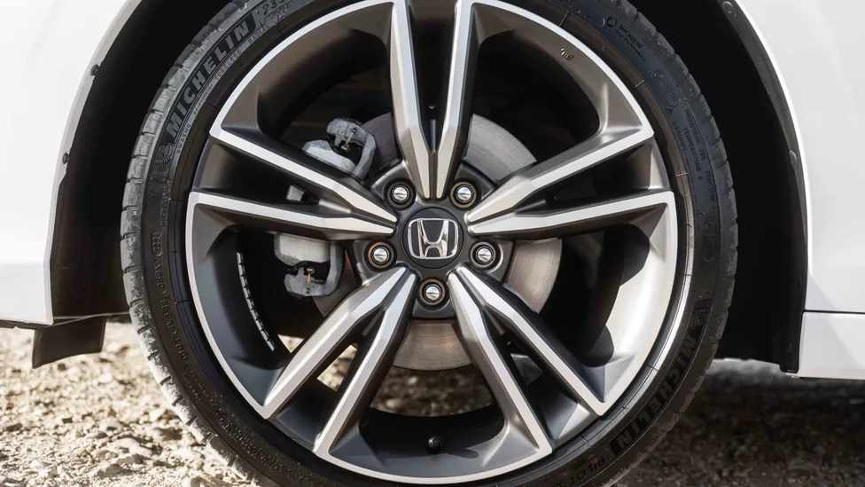 Honda Civic’in makyajlı versiyonunda 18 inç jantlar