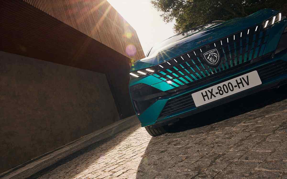 Yeni Peugeot 308 GT Matrix LED far tasarımı