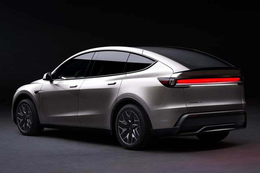 2026 Tesla Model Y L altı koltuklu elektrikli SUV