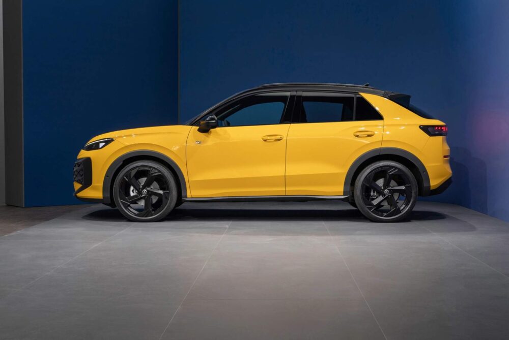 VW T-Roc 2026 hibrit SUV yan tasarımı