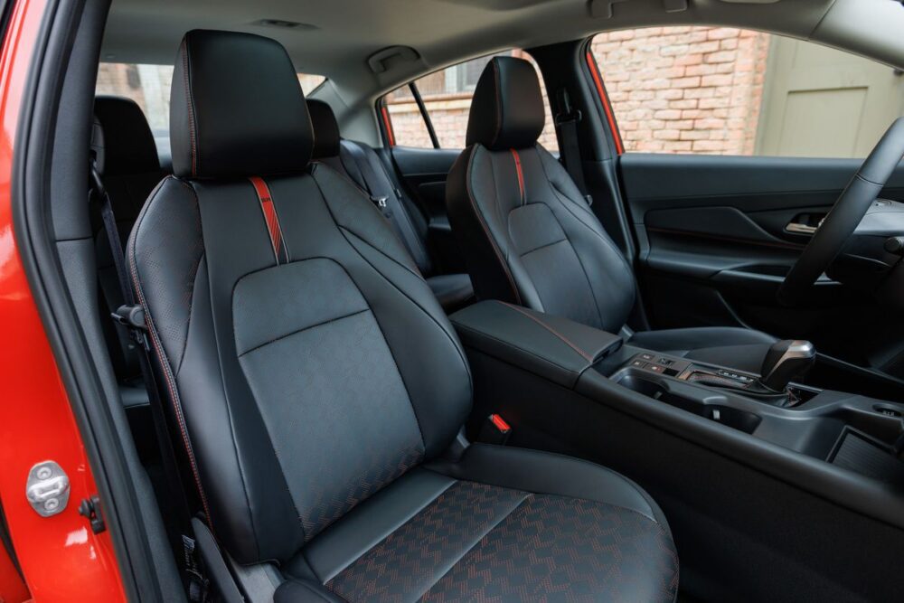 Nissan Sentra SL versiyonu deri koltuk detayları