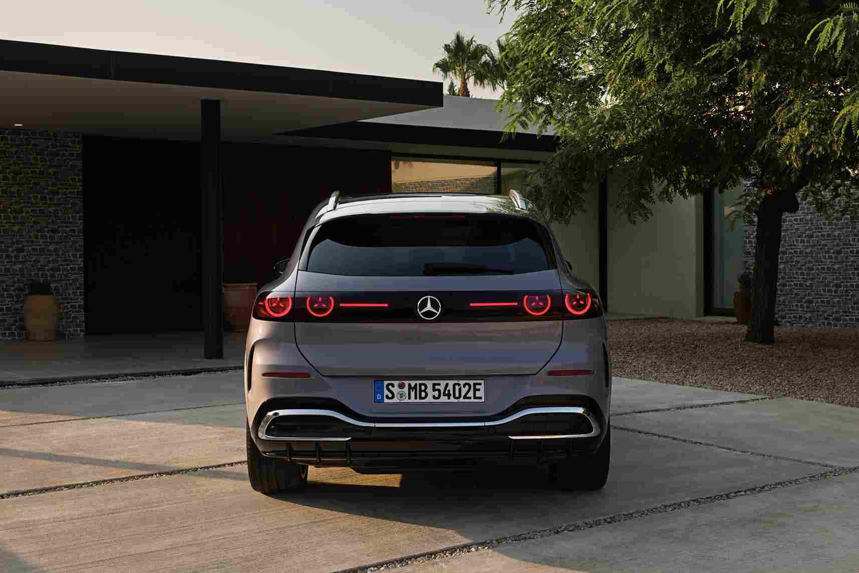 Mercedes-Benz GLC EV arka stop yıldız desenli LED