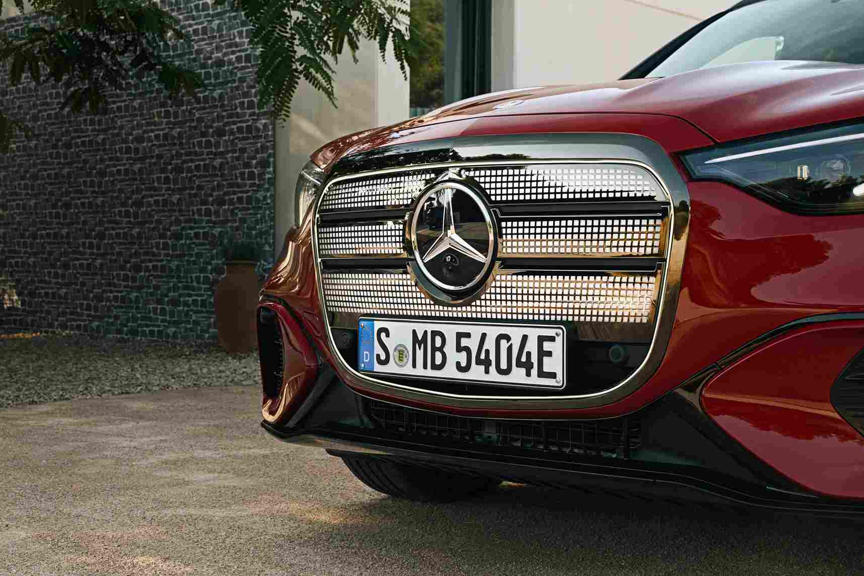 2027 Mercedes-Benz GLC EV aydınlatmalı panjur