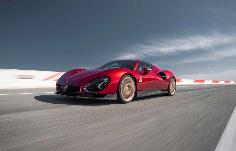 Alfa Romeo 33 Stradale V6 motor ve karbon seramik diskler