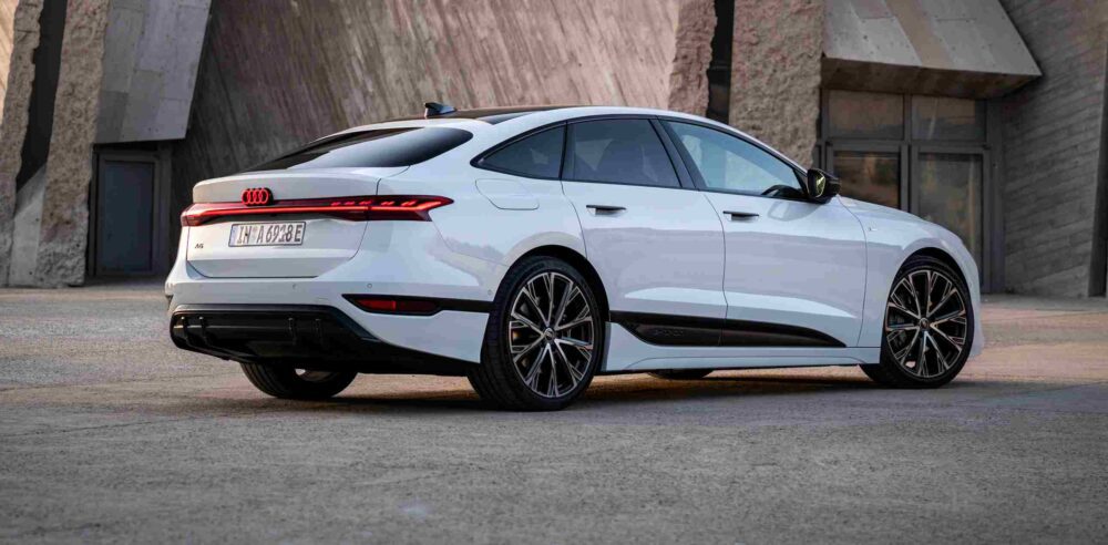 Audi A6 Sportback e-tron uzun yol testi sırasında otoyolda