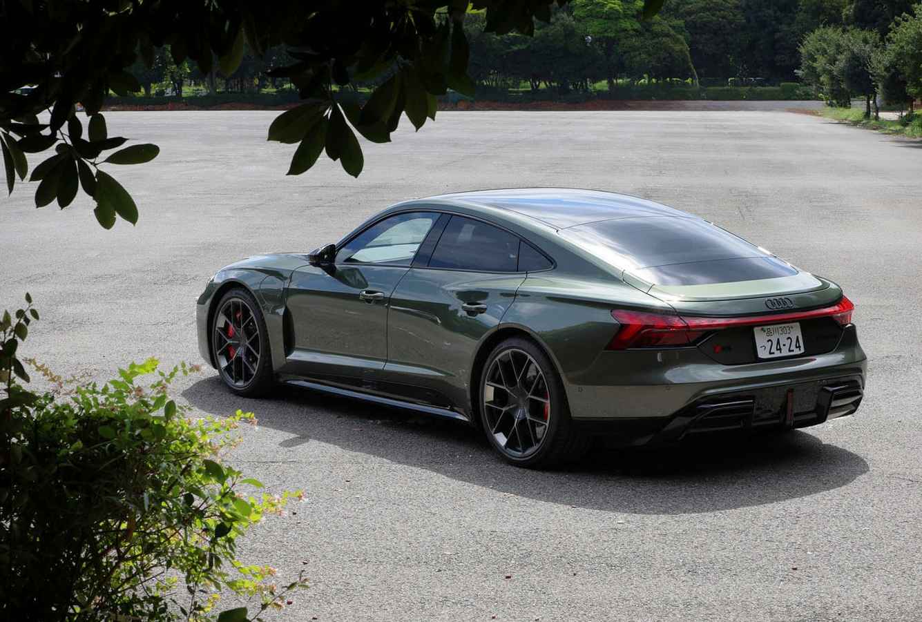 Audi’nin Elektrikli Amiral Gemisi RS e-tron GT Performance Sahneye Çıktı