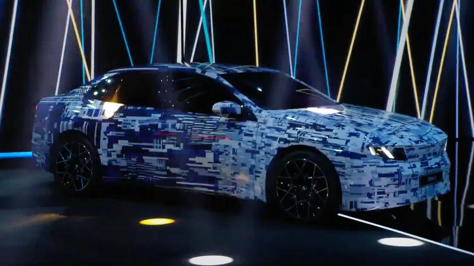 BMW i3 2026 model elektrikli 3 Serisi yandan görünüm