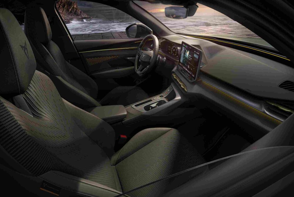 CUPRA Raval VZ versiyonu spor koltuk ve jant detayları