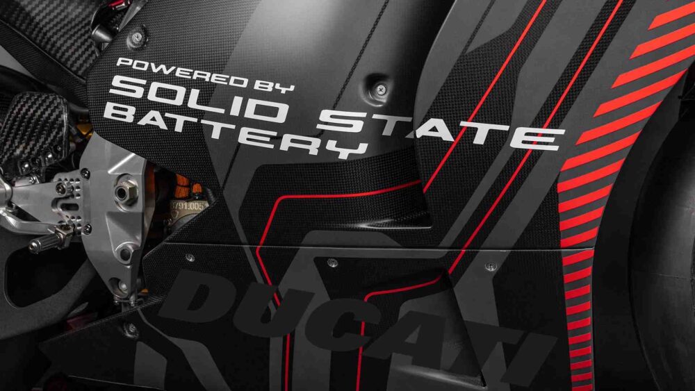 QuantumScape katı hal batarya hücreleriyle donatılmış Ducati V21L