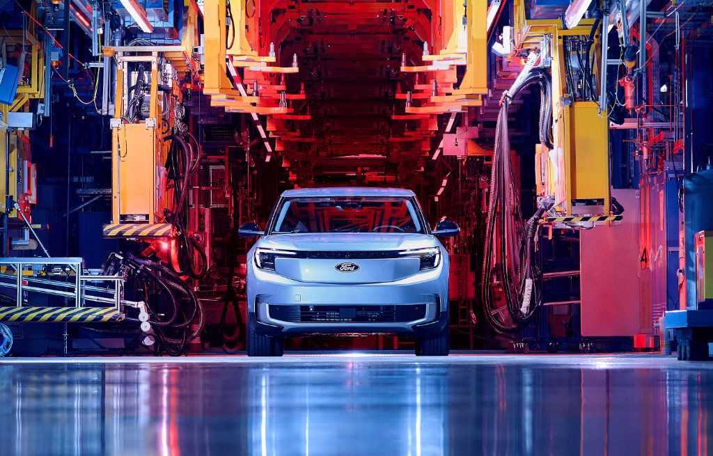 Elektrikli araç satışları yavaşladı, Ford küçülüyor