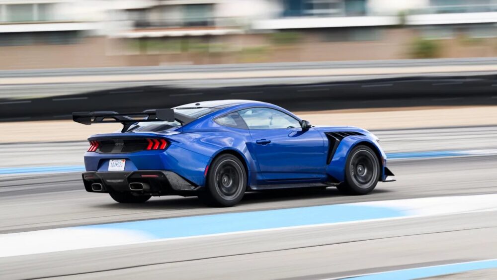 Mustang GTD fren sistemi, karbo-seramik Brembo kaliperler